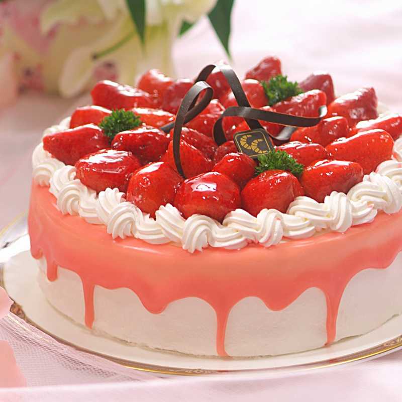 Strawberry Birthday Cake: The Perfect Gift 1 Strawberry Birthday Cake.